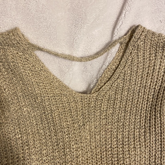 Shirley Lee Sweater with a twist back . Open - Picture 5 of 14